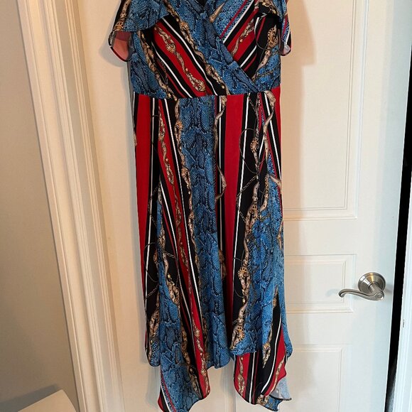 Flowy patterned women's dress - Picture 1 of 2